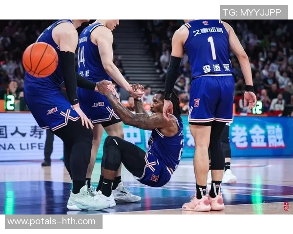 2017年上海大鲨鱼与火箭队激战回顾精彩瞬间与赛场亮点分析 2017年上海大鲨鱼与火箭队激战回顾精彩瞬间与赛场亮点分析