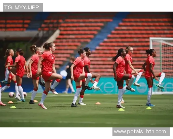 中国女足迎战加拿大队力争胜利展现拼搏精神与团队合作 中国女足迎战加拿大队力争胜利展现拼搏精神与团队合作